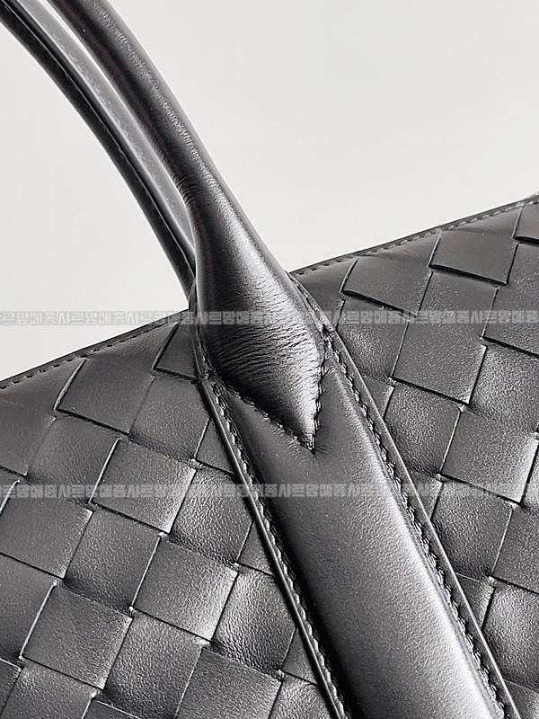 보테가베네타소프트브리프케이스 20260227-122726-004루.jpg