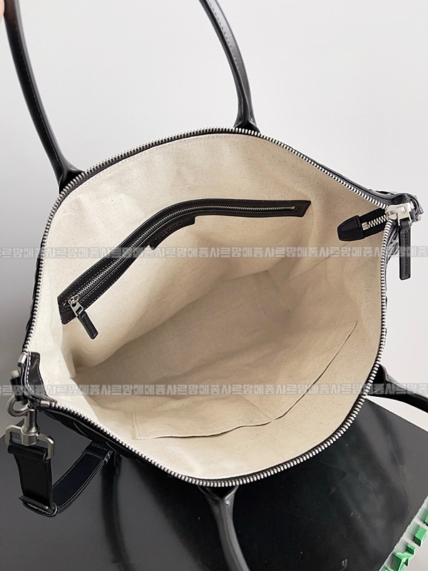 보테가베네타소프트브리프케이스 20260227-122727-009루.jpg