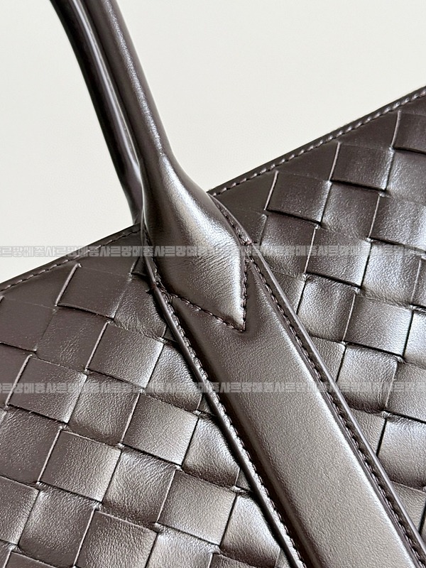 보테가베네타소프트브리프케이스 20260227-123100-004루.jpg