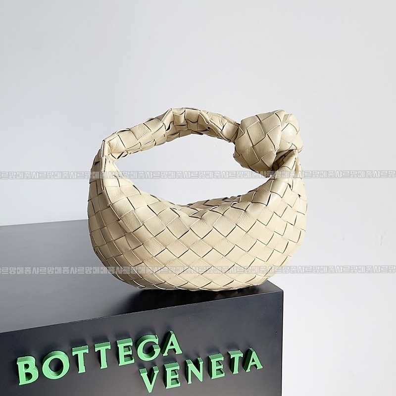 보테가베네타미니조디백 20260227-151500-001루.jpg