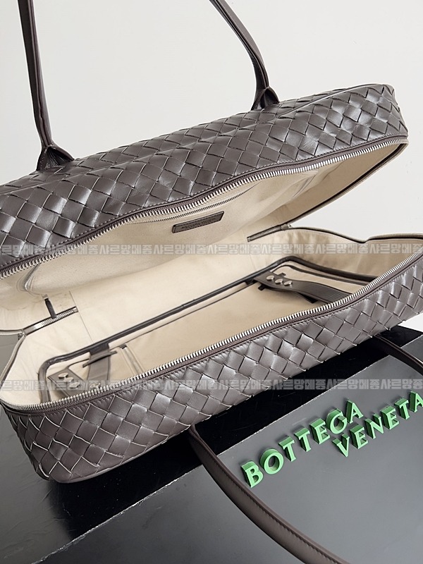 보테가베네타겟어웨이브리스케이스 20260228-094409-009루.jpg