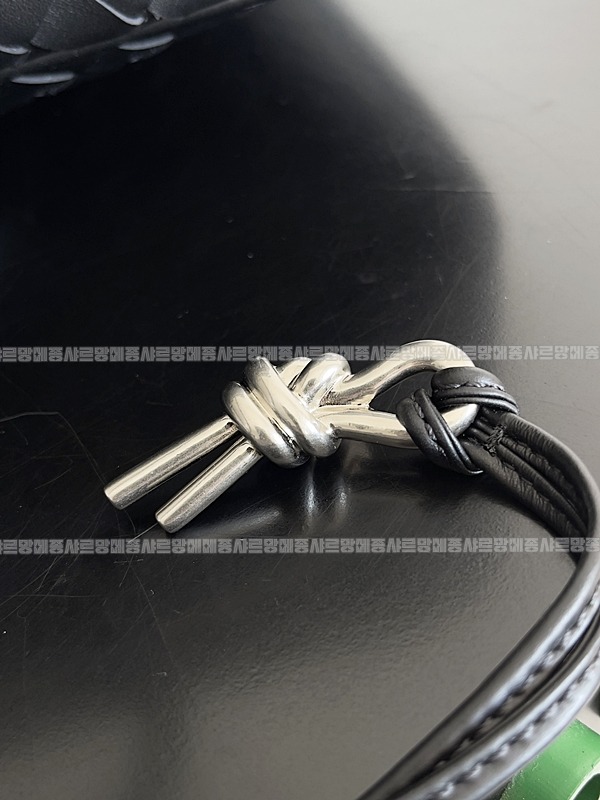 보테가베네타겟어웨이브리스케이스 20260228-094745-008루.jpg