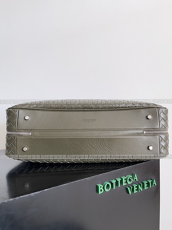 보테가베네타겟어웨이브리스케이스 20260228-094950-004루.jpg