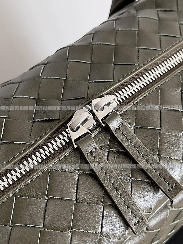 보테가베네타겟어웨이브리스케이스 20260228-094950-007루.jpg