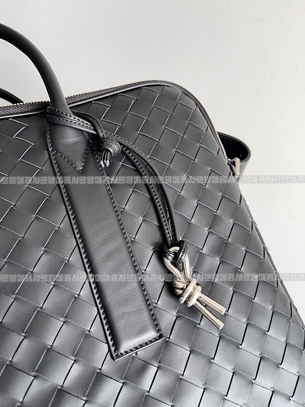 보테가베네타겟어웨이브리스케이스 20260228-095148-005루.jpg