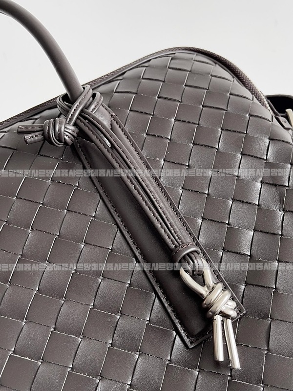 보테가베네타겟어웨이브리스케이스 20260228-100902-003루.jpg