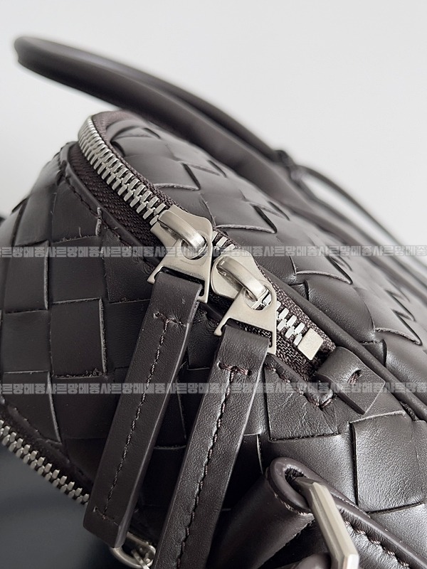 보테가베네타겟어웨이브리스케이스 20260228-100902-004루.jpg