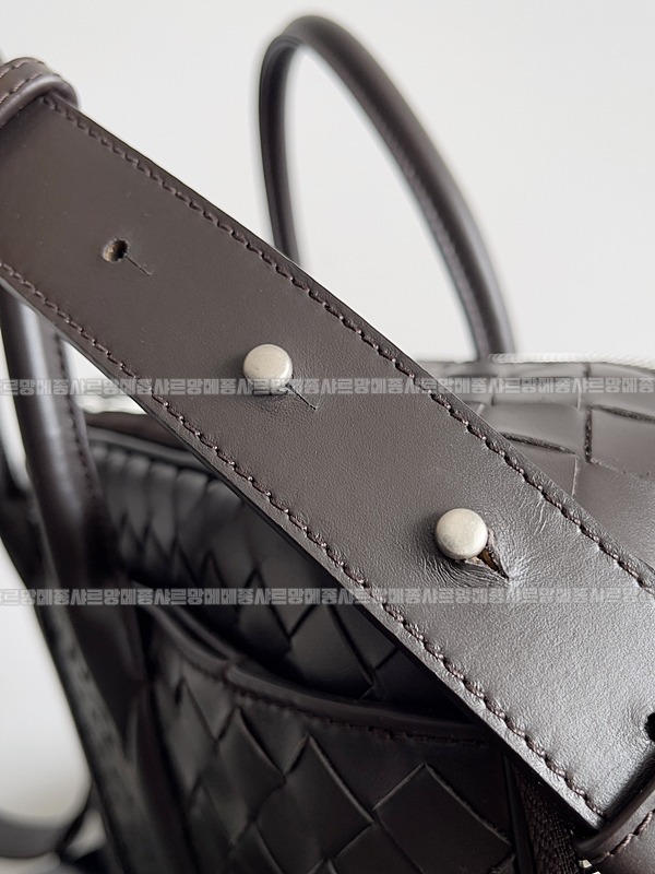 보테가베네타겟어웨이브리스케이스 20260228-100902-005루.jpg