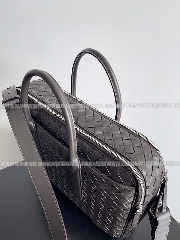 보테가베네타겟어웨이브리스케이스 20260228-100902-006루.jpg