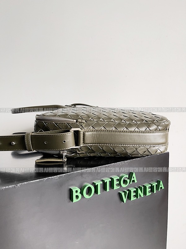 보테가베네타겟어웨이브리스케이스 20260228-101109-002루.jpg