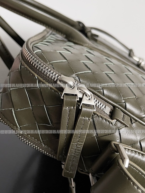 보테가베네타겟어웨이브리스케이스 20260228-101110-004루.jpg