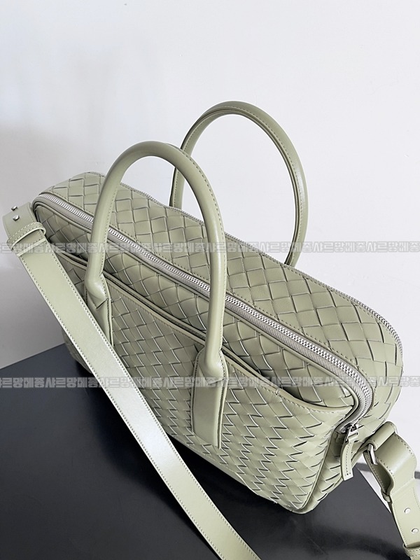 보테가베네타겟어웨이브리스케이스 20260228-101256-006루.jpg