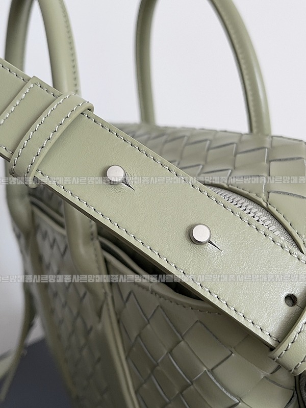 보테가베네타겟어웨이브리스케이스 20260228-101256-005루.jpg