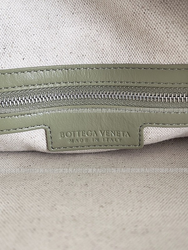 보테가베네타겟어웨이브리스케이스 20260228-101256-007루.jpg