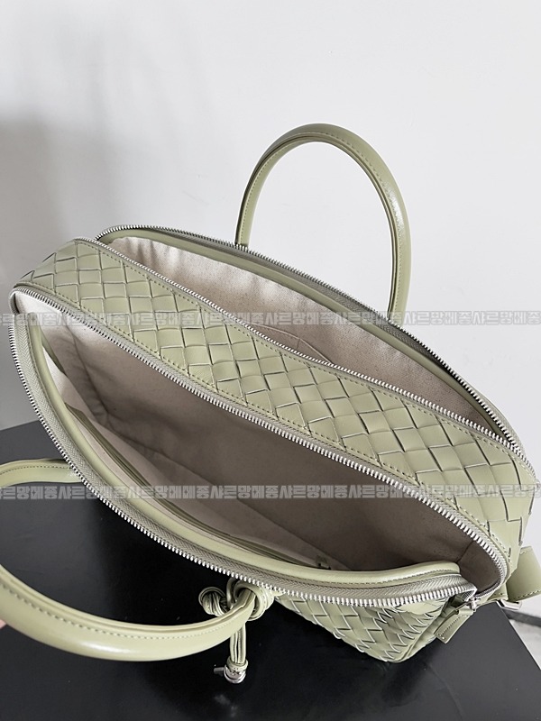 보테가베네타겟어웨이브리스케이스 20260228-101257-009루.jpg