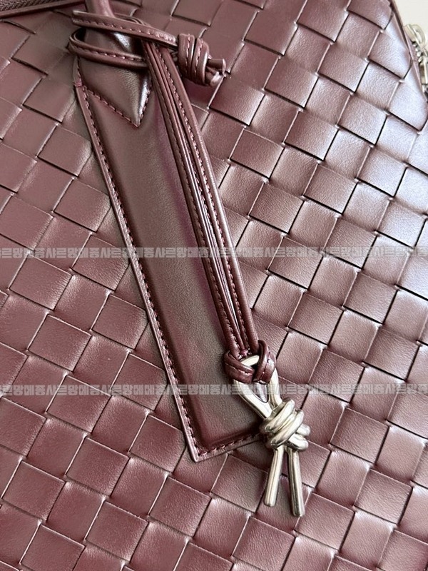 보테가베네타겟어웨이브리스케이스 20260228-101502-003루.jpg