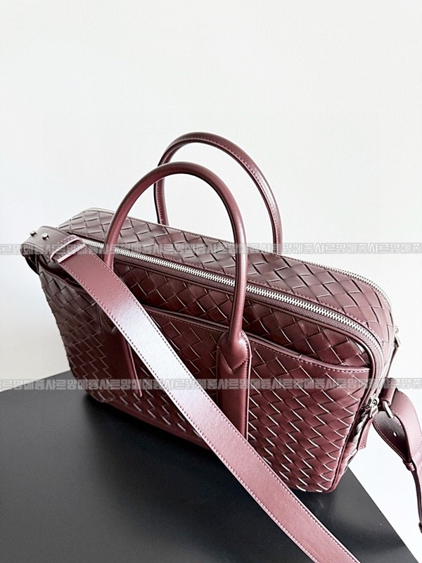 보테가베네타겟어웨이브리스케이스 20260228-101503-006루.jpg