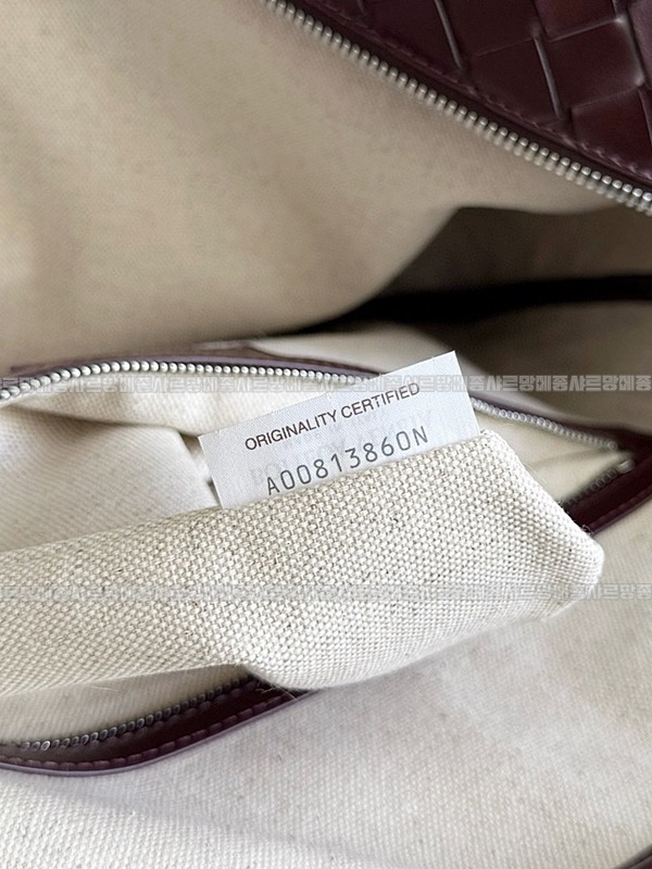 보테가베네타겟어웨이브리스케이스 20260228-101503-008루.jpg