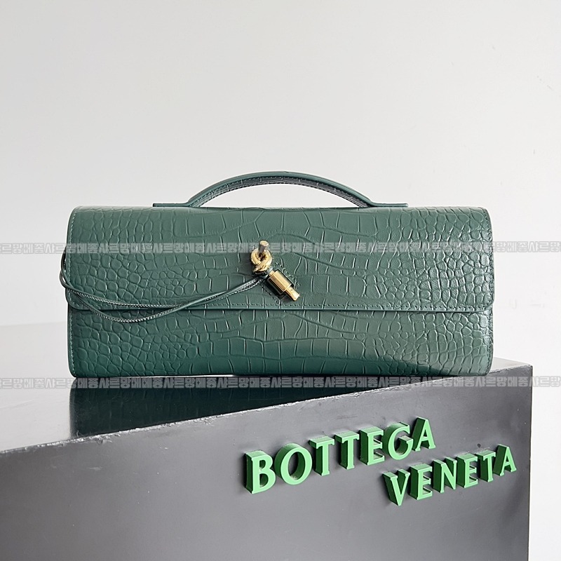 보테가베네타안디아모클러치  20260228-105757-001루.jpg