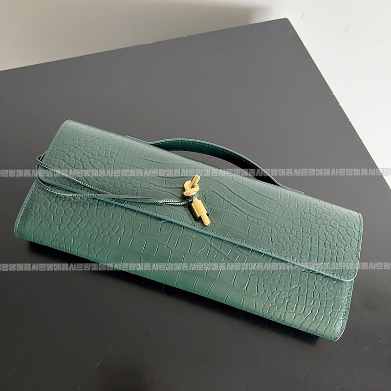 보테가베네타안디아모클러치  20260228-105758-006루.jpg