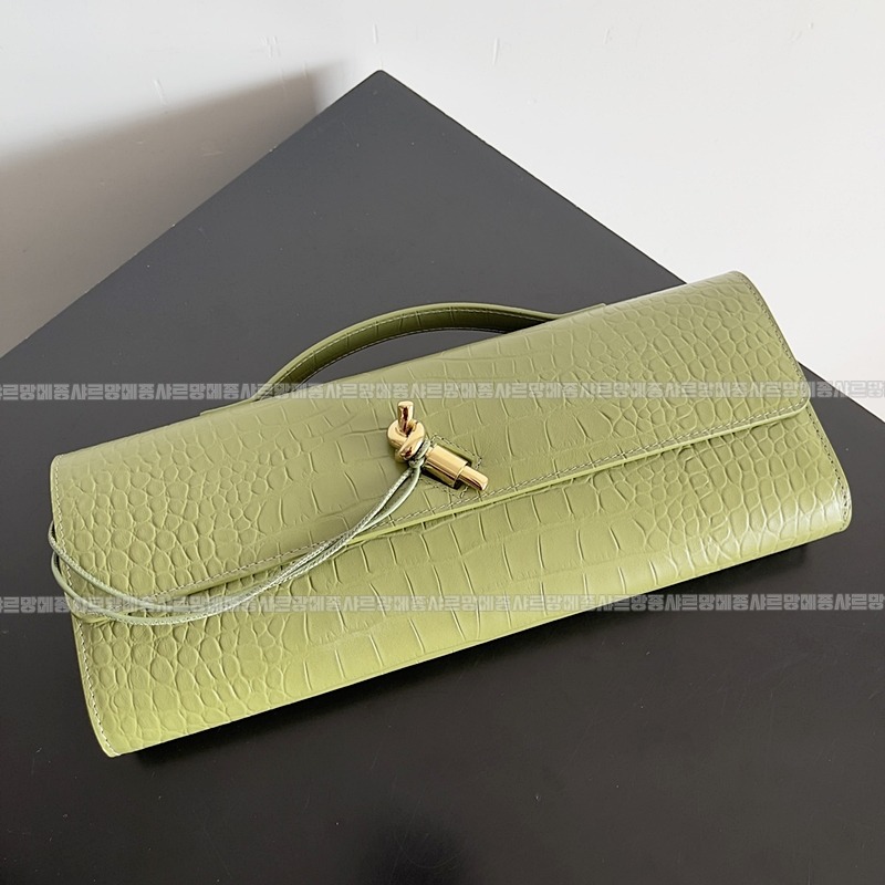 보테가베네타안디아모클러치  20260228-105937-005루.jpg