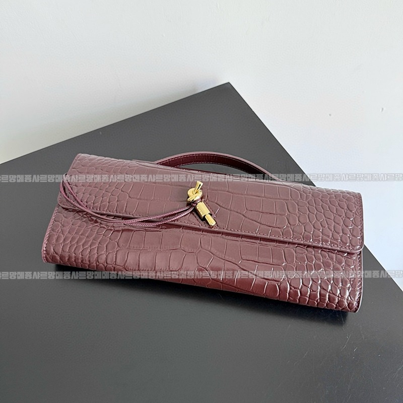 보테가베네타안디아모클러치  20260228-110318-006루.jpg