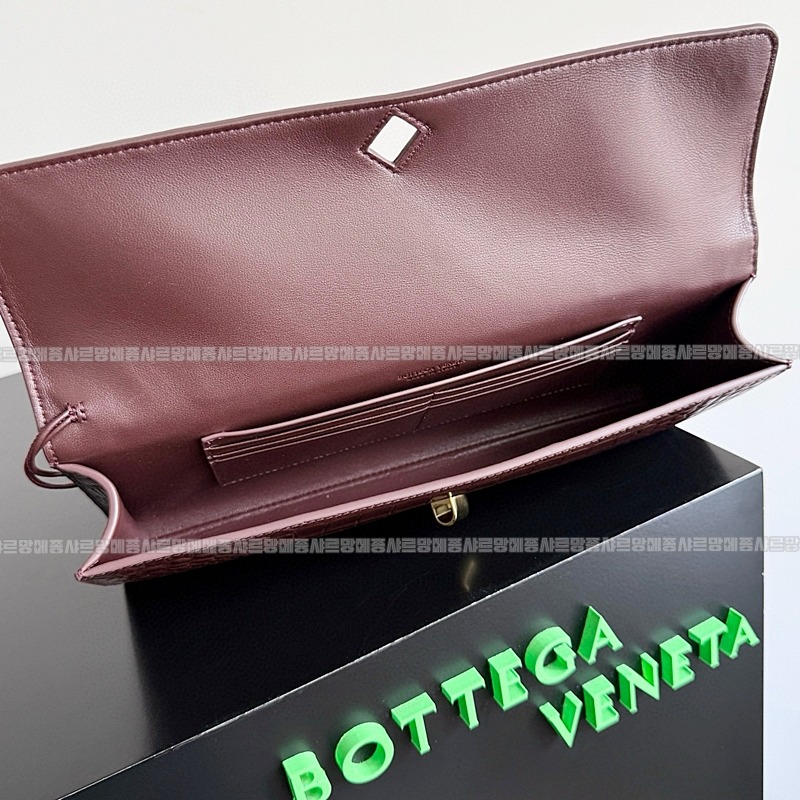 보테가베네타안디아모클러치  20260228-110318-009루.jpg