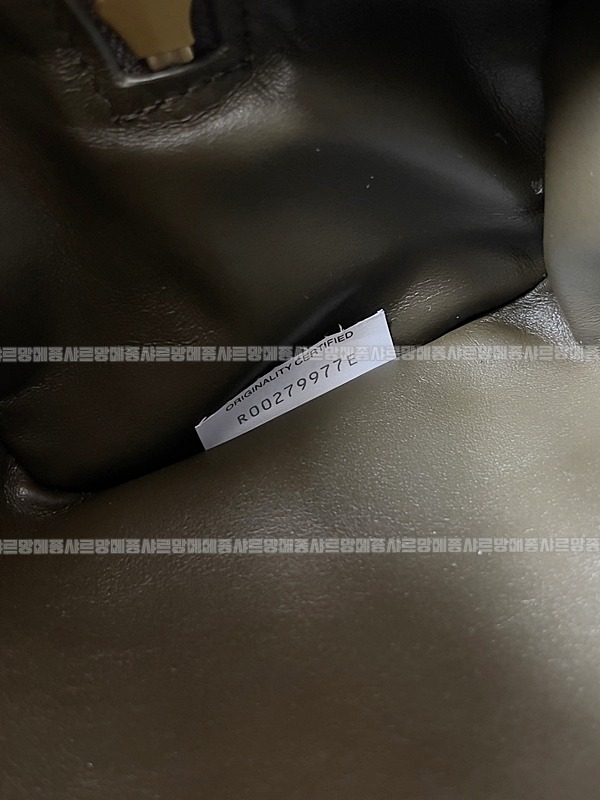 보테가베네타이스트웨스트스몰숄더백  20260228-122817-008루.jpg