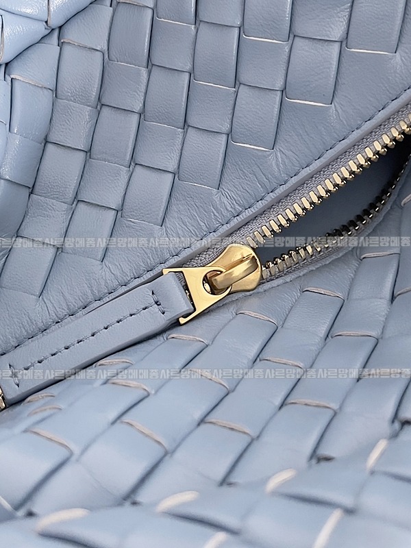 보테가베네타이스트웨스트스몰숄더백  20260228-123339-006루.jpg