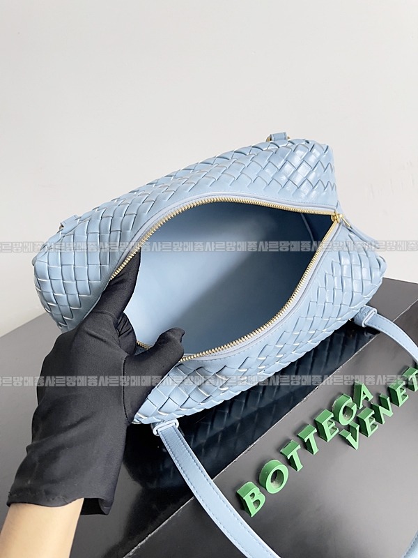 보테가베네타이스트웨스트스몰숄더백  20260228-123339-009루.jpg