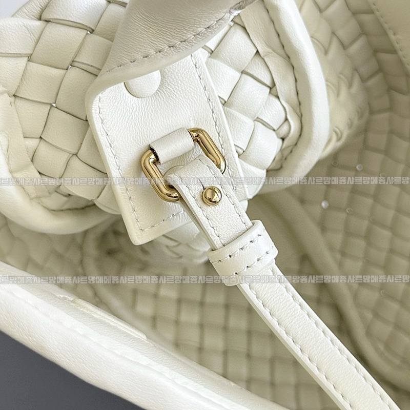 보테가베네타스몰코플탑핸들백  20260228-131250-007루.jpg