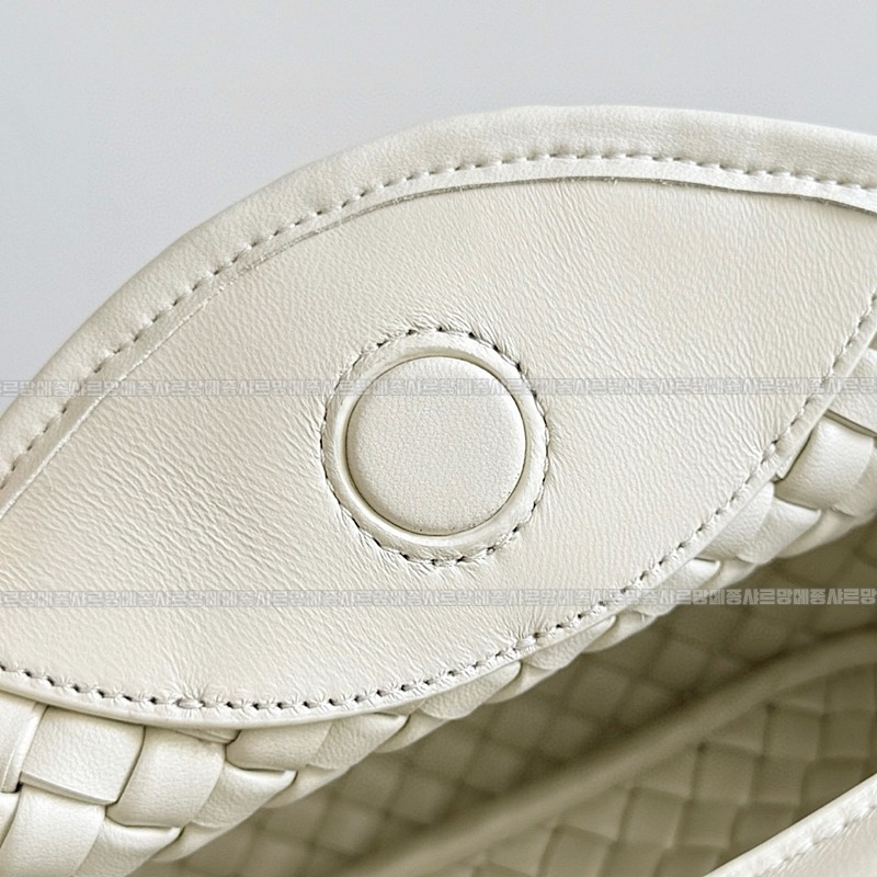 보테가베네타스몰코플탑핸들백  20260228-131250-006루.jpg