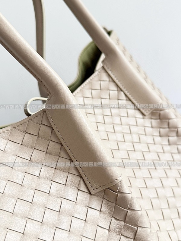 보테가베네타피나코테카라지  20260228-132612-007루.jpg