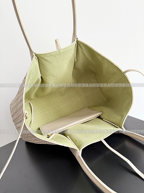 보테가베네타피나코테카라지  20260228-132612-009루.jpg