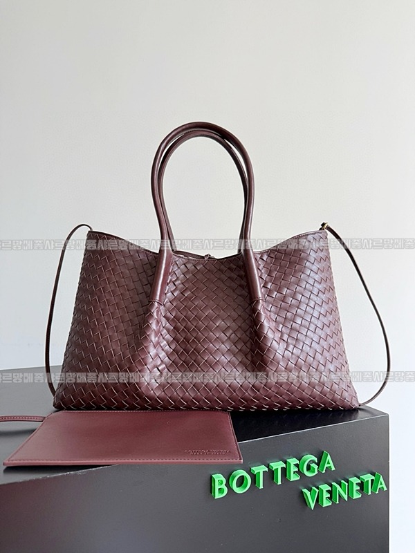 보테가베네타피나코테카라지  20260228-132813-001루.jpg