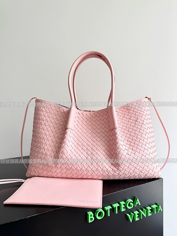 보테가베네타피나코테카라지  20260228-132955-001루.jpg