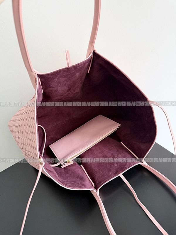 보테가베네타피나코테카라지  20260228-132956-009루.jpg