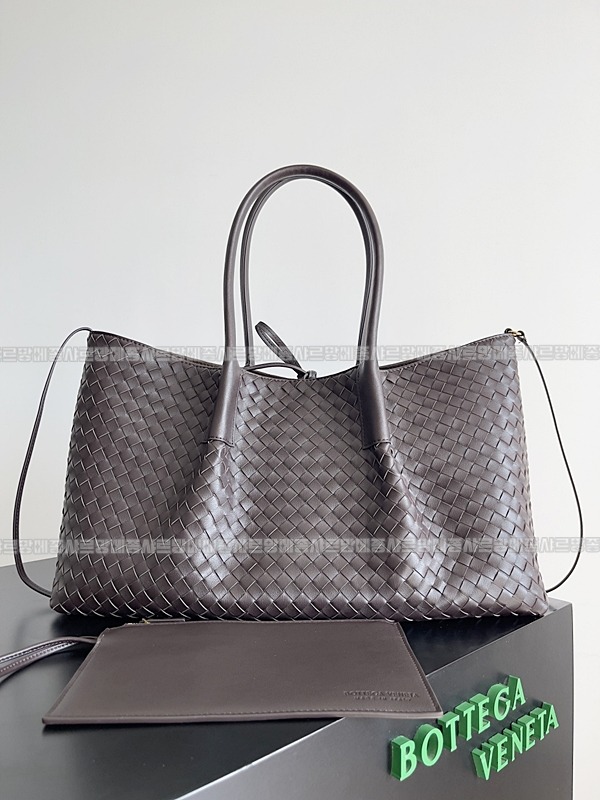 보테가베네타피나코테카라지  20260228-133500-001루.jpg