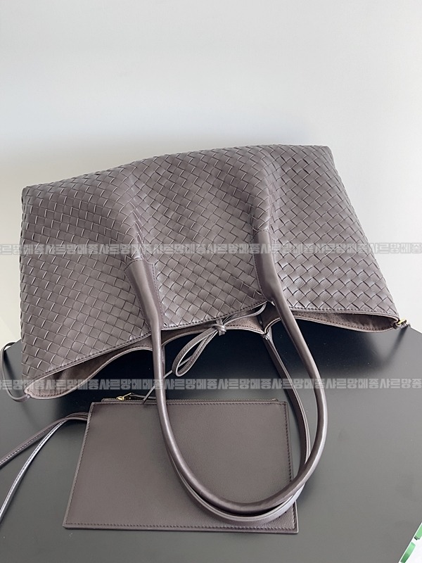 보테가베네타피나코테카라지  20260228-133500-002루.jpg