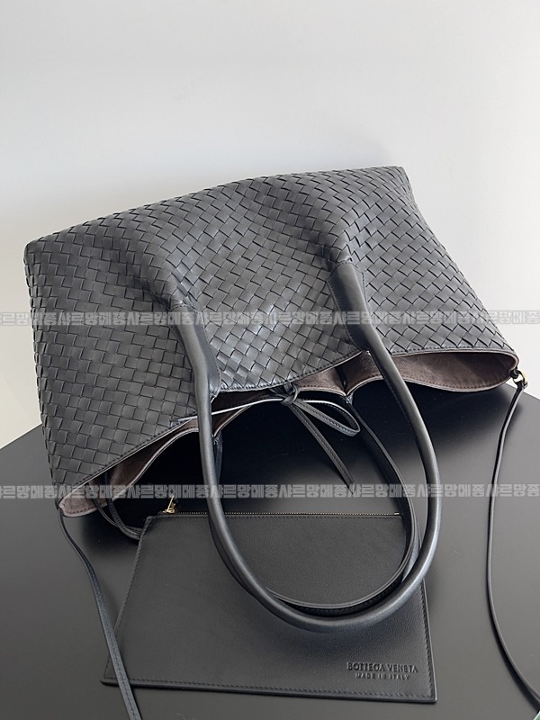 보테가베네타피나코테카라지  20260228-133641-002루.jpg