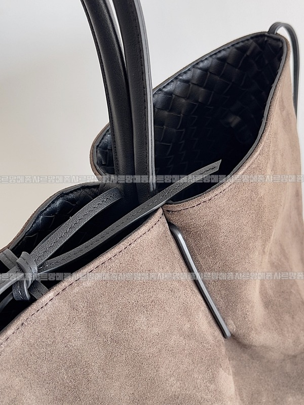 보테가베네타피나코테카라지  20260228-133642-008루.jpg