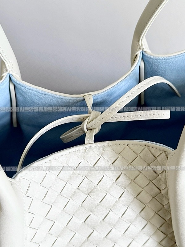 보테가베네타피나코테카라지  20260228-134014-005루.jpg