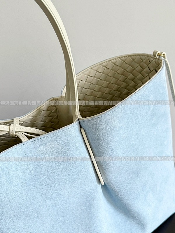 보테가베네타피나코테카라지  20260228-134015-009루.jpg