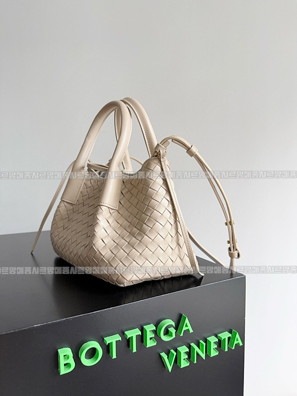 보테가베네타피나코테카스몰  20260228-134522-002루.jpg