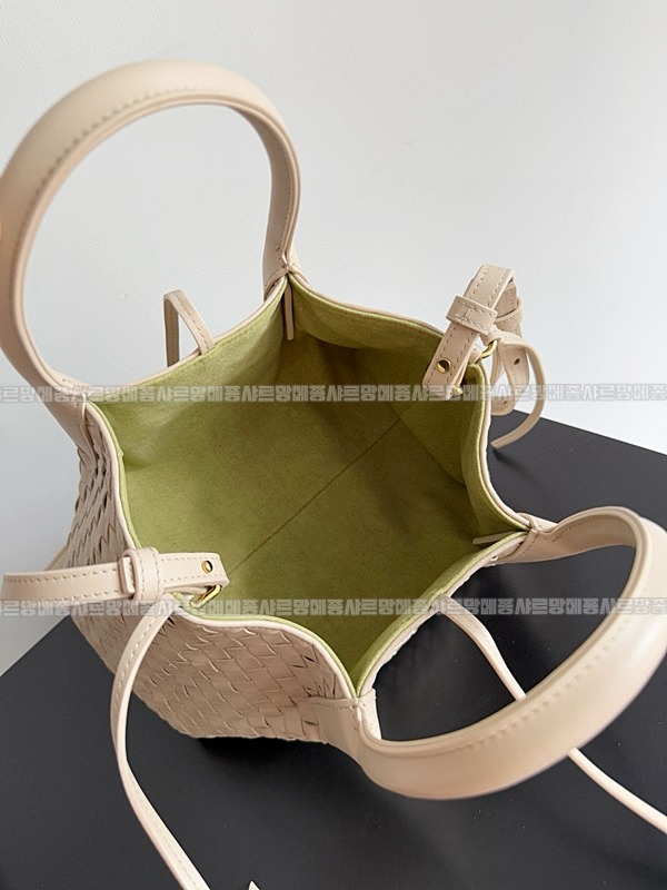 보테가베네타피나코테카스몰  20260228-134523-008루.jpg