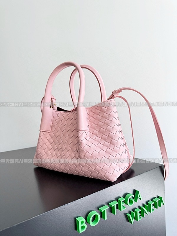 보테가베네타피나코테카스몰  20260228-135136-004루.jpg