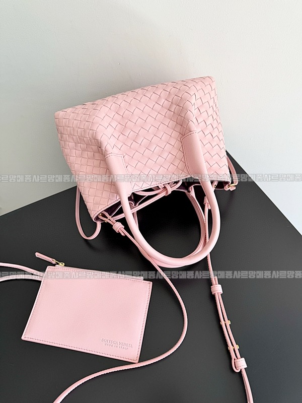 보테가베네타피나코테카스몰  20260228-135136-005루.jpg