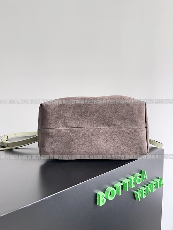 보테가베네타피나코테카스몰  20260228-135455-008루.jpg