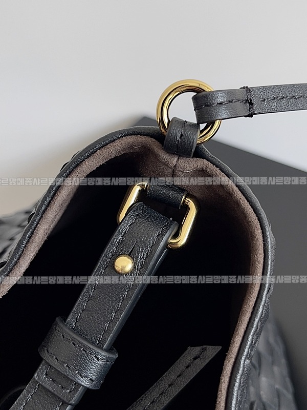 보테가베네타피나코테카스몰  20260228-135853-004루.jpg