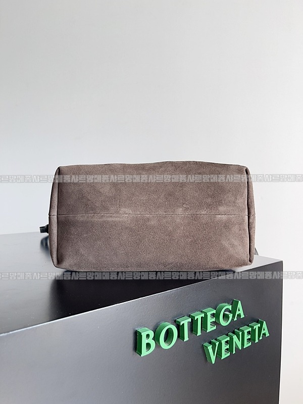 보테가베네타피나코테카스몰  20260228-135853-006루.jpg